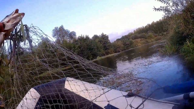 Щука схватила, когда спиннинг лежал в лодке! Воблер Megabass Kanata 160 смотреть онлайн