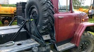 До наших дней ЧУДОМ сохранился Очень редкий ЗИЛ 137 с колесной формулой 10х10