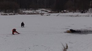 Способы оказания помощи человеку, провалившемуся под лед