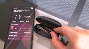 1more comfobuds pro connection problems. take earbuds out and put in