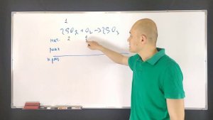 После реакции сернистого ангидрида с кислородом, взятых в эквимолярном соотношении, в избытке оказа