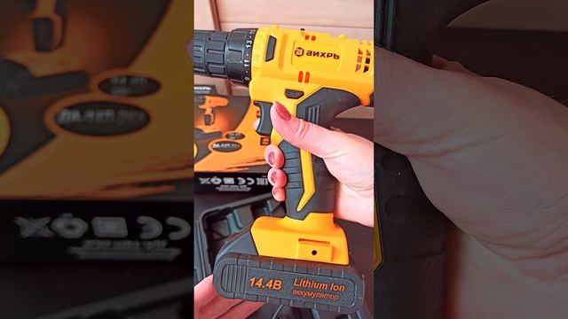 Обзор Аккумуляторная дрель-шуруповерт Вихрь ДА-14Л-2КА смотреть онлайн