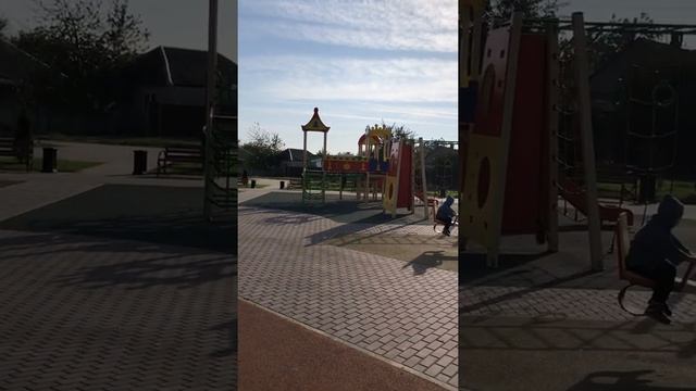 Новая детская площадка в Новотитаровской