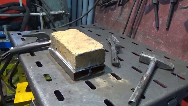 Сварка лежачим электродом с помощью кирпича и какой то матери смотреть онлайн