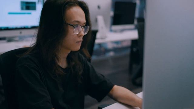 Карьера в IT // истории выпускников и участников «Школы 21» смотреть онлайн