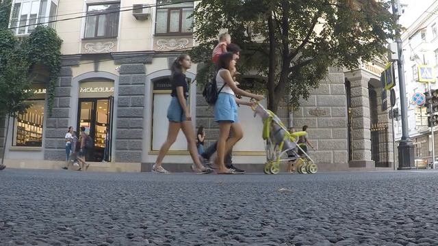 TravVel гид по Краснодару. Улица Красная