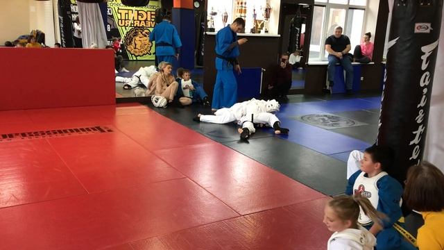 Кудо-дети. День одного боя. 170 СЕ. смотреть онлайн