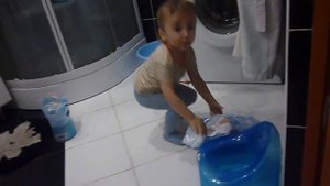 Жёсткое падение.Малыш разбил голову?!