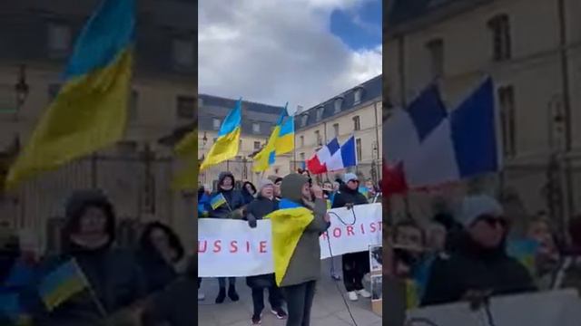 "Ой у лузі червона калина" співає Ірина Мамішева у Франції.