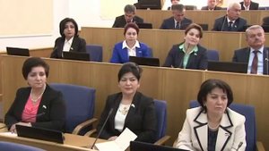 КАК В РОССИИ ИЗДЕВАЮТСЯ НАД МИГРАНТАМИ?
