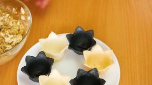 Тарталетки с начинкой из консервы и яйца ( 5 минут приготовления). Как украсить праздничный стол?