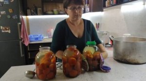 Много яблок.Очень вкусный рецепт  помидоры в яблочном соке