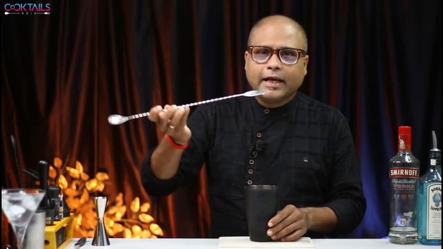 How to Make James Bond Martini - Hindi | James Bond Martini Recipe | Cocktails India | Martini