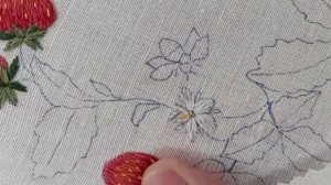 Как вышить цветок клубники, ч 6