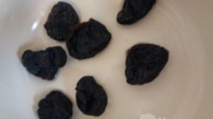 Детское пюре из яблока и чернослива