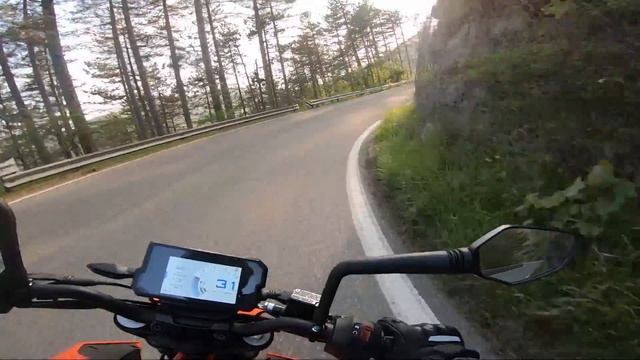 MOTOCICLISTA CADE NEL BURRONE ? смотреть онлайн