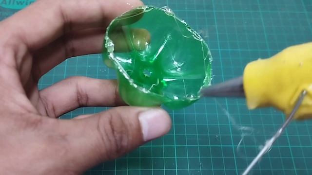 How to make a helicopter from a used bottle, make it easily at home #toys #helicopter смотреть онлайн