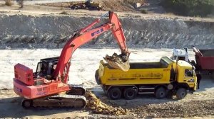 Услуги гусеничного экскаватора hitachi zx 270-3