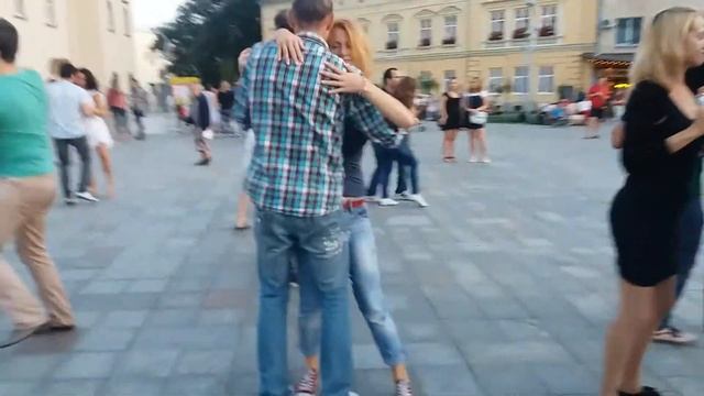 Salsa social - Bachata - Мар'яна та Сашко смотреть онлайн