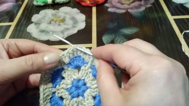 Вяжем сапожки из шестиугольников крючком. Часть первая.  Мотив "Цветочек".