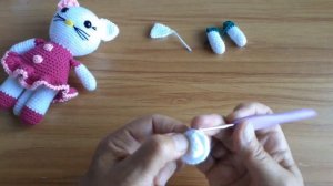 Кошечка крючком. ч. 1. Ручки хвостик , ушки и ножки.