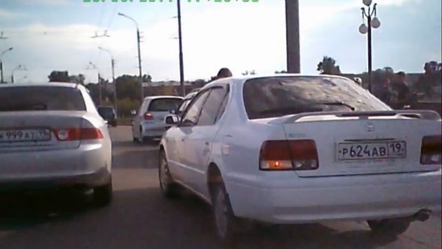 Абакан.ДТП на Виадуке Некрасова-Мира 25.08.2011 смотреть онлайн