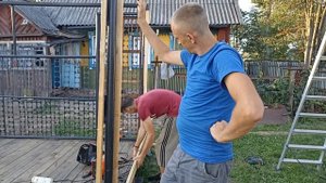 ВЛОГ : КРАСИМ КАРКАС ВОЛЬЕРА / ОБШИВАЕМ ВОЛЬЕР ДОСКОЙ