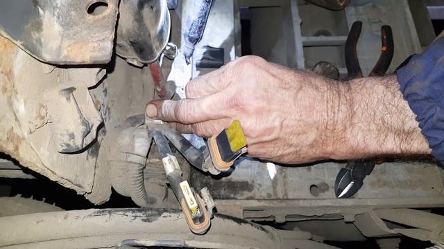 Volvo fh 13 нет питания на тахографе