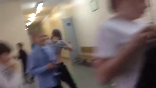 Опять веселимся в коридоре