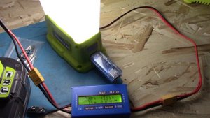 Тест потребления тока фонарем Ryobi RLL18
