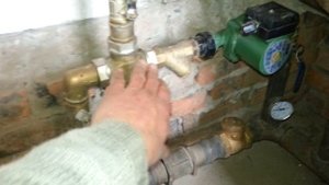Схема подключения экономайзера(Теплообменника)на дымоходе!The chimney in the water jacket!