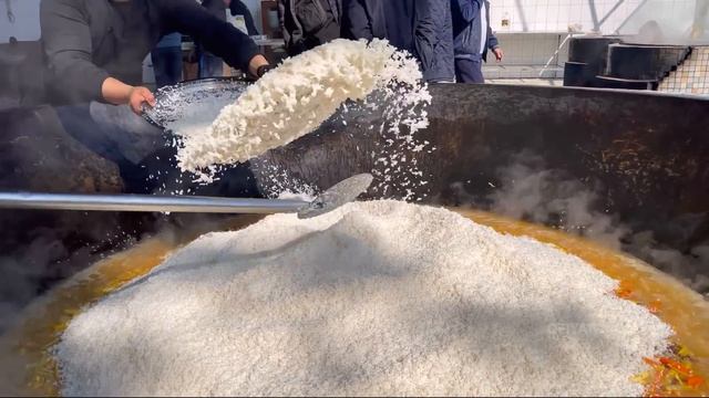 GAINT 1000 KG PILAF IN PILAF CENTER | MEGA PILAF | POPULAR STREET FOOD UZBEKISTAN! смотреть онлайн