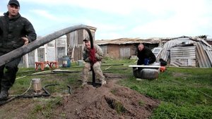 Как Бентонит Замывает Водонос/Наблюдаем По Напору Пробуренной Скважины/Обсадка 63-Трубой со 2 Раза