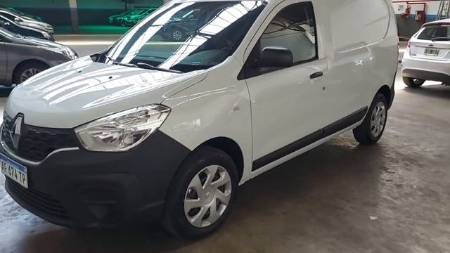 Renault Kangoo Express Confort 1.6 2022 0km patentado смотреть онлайн