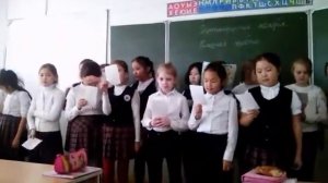 Девочки поют песню Листик листик листопад 00000000