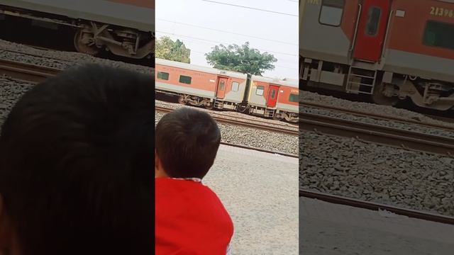 बहुत दिनों बाद हमलोग ट्रेन पर चढ़े #viral vlog video # ntasha chhparhiya ? смотреть онлайн