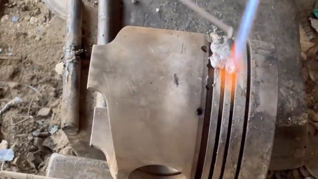 Восстановление сломанного поршня от дизельного двигателя / ремонт двс смотреть онлайн