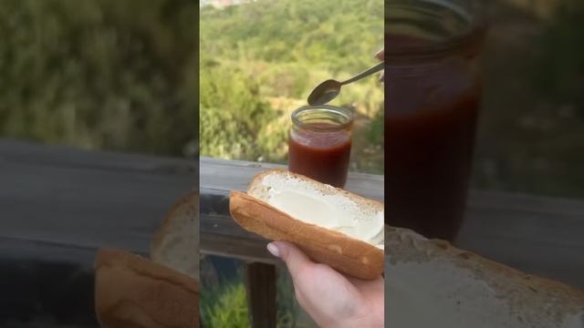 Готовим дома хот-дог с любимым домашнем кетчупом. Показать рецепт кетчупа?
