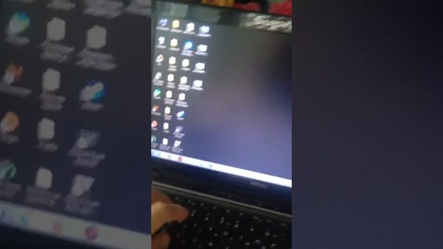 При включении ноутбука, горит чёрный экран, нашёл своё решение по устранению данной проблемы смотреть онлайн