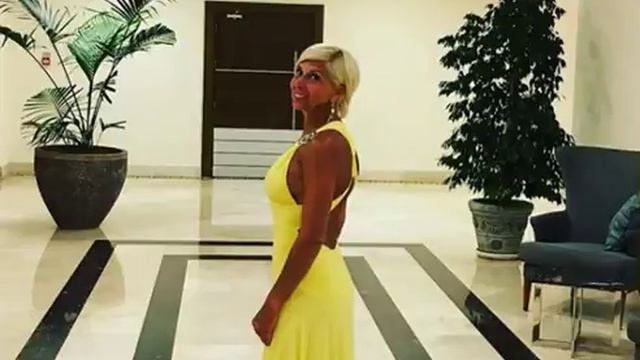 Отдыхающую Алену Свиридову Сравнили с Донателлой Версаче! Что с ней случилось? смотреть онлайн