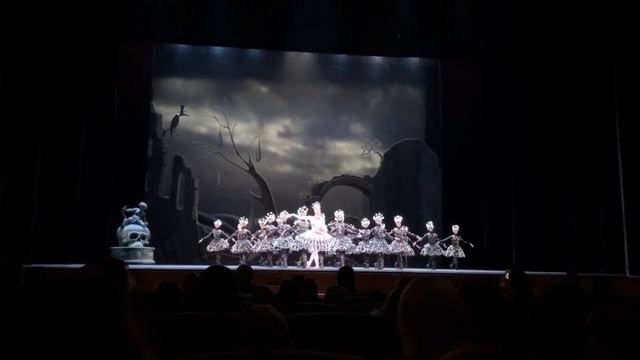 Стоит ли ехать в театр в другой город? | Страсти по Щелкунчику смотреть онлайн