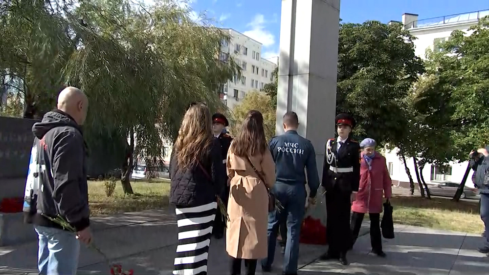 В России почтили память жертв террористических атак / События на ТВЦ