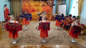 Осенняя ярмарка группа "Звёздочки"