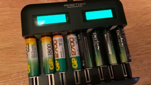 Обзор зарядного устройства для батареек robiton