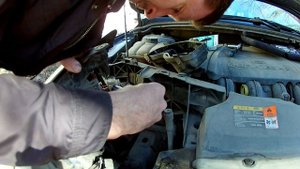 Замена лампы ближнего света Форд Фокус