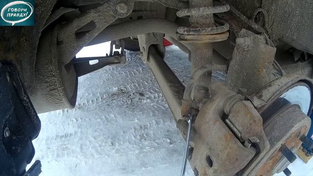 Лёха & - прокачка тормозной системы в Mitsubishi Carizma 1996 г. смотреть онлайн