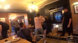 Драка в кафе достал нож