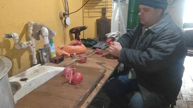 Все о чашечных поилках для птицы!!!