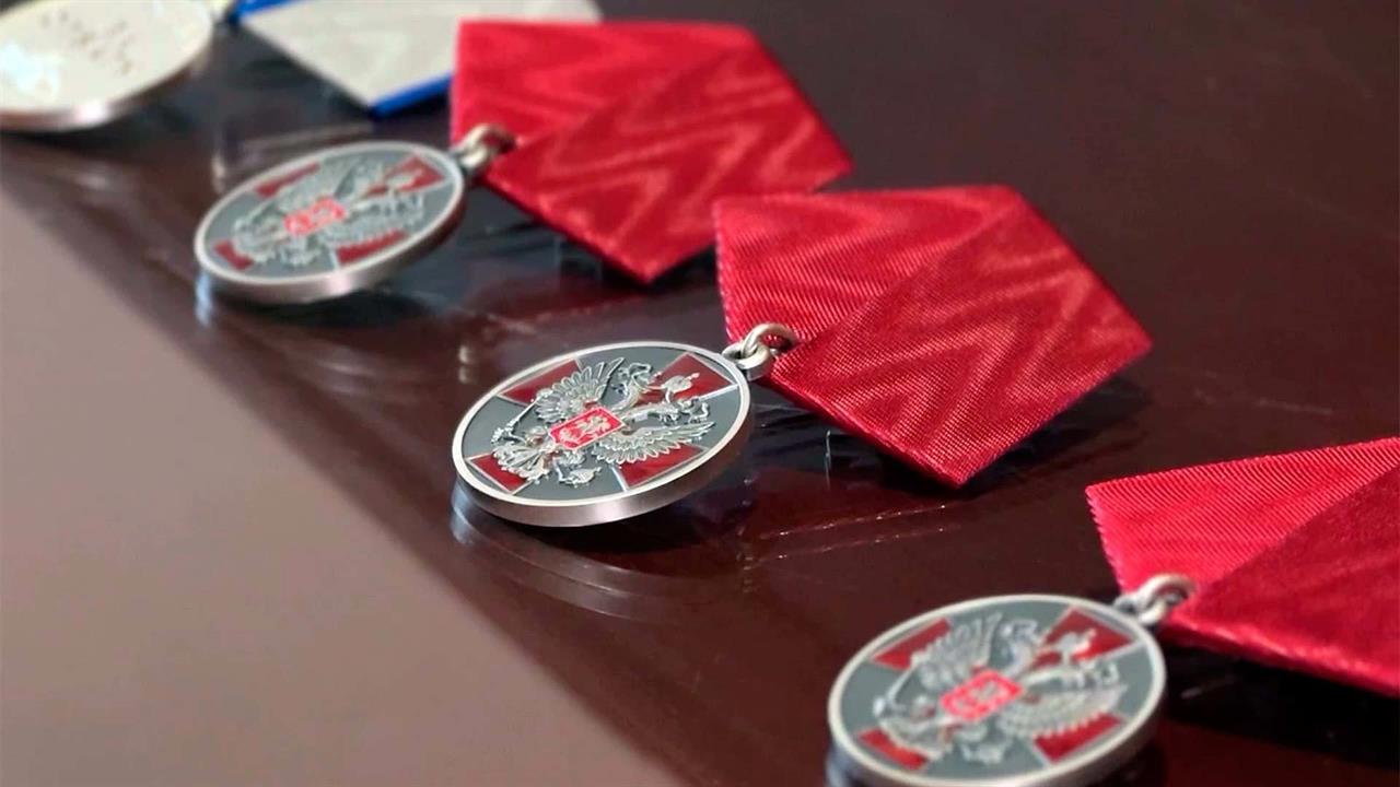 В Подмосковье вручили государственные награды бойцам добровольческого отряда "Барс"