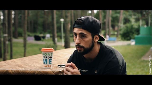 Ведущий преподаватель рассуждает о лагере Волнорез смотреть онлайн